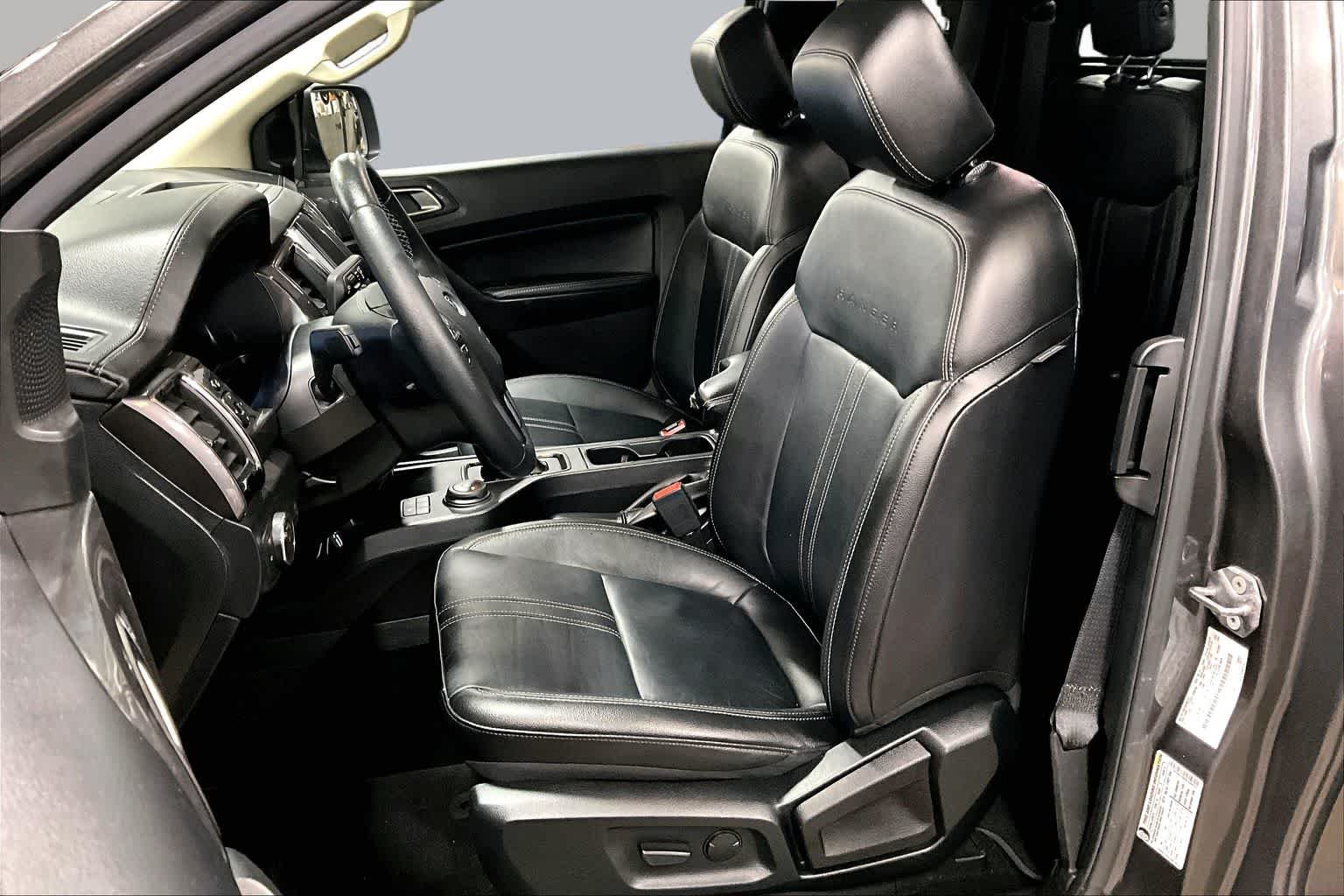Used 2019 Magnetic Metallic Ford LARIAT image 9