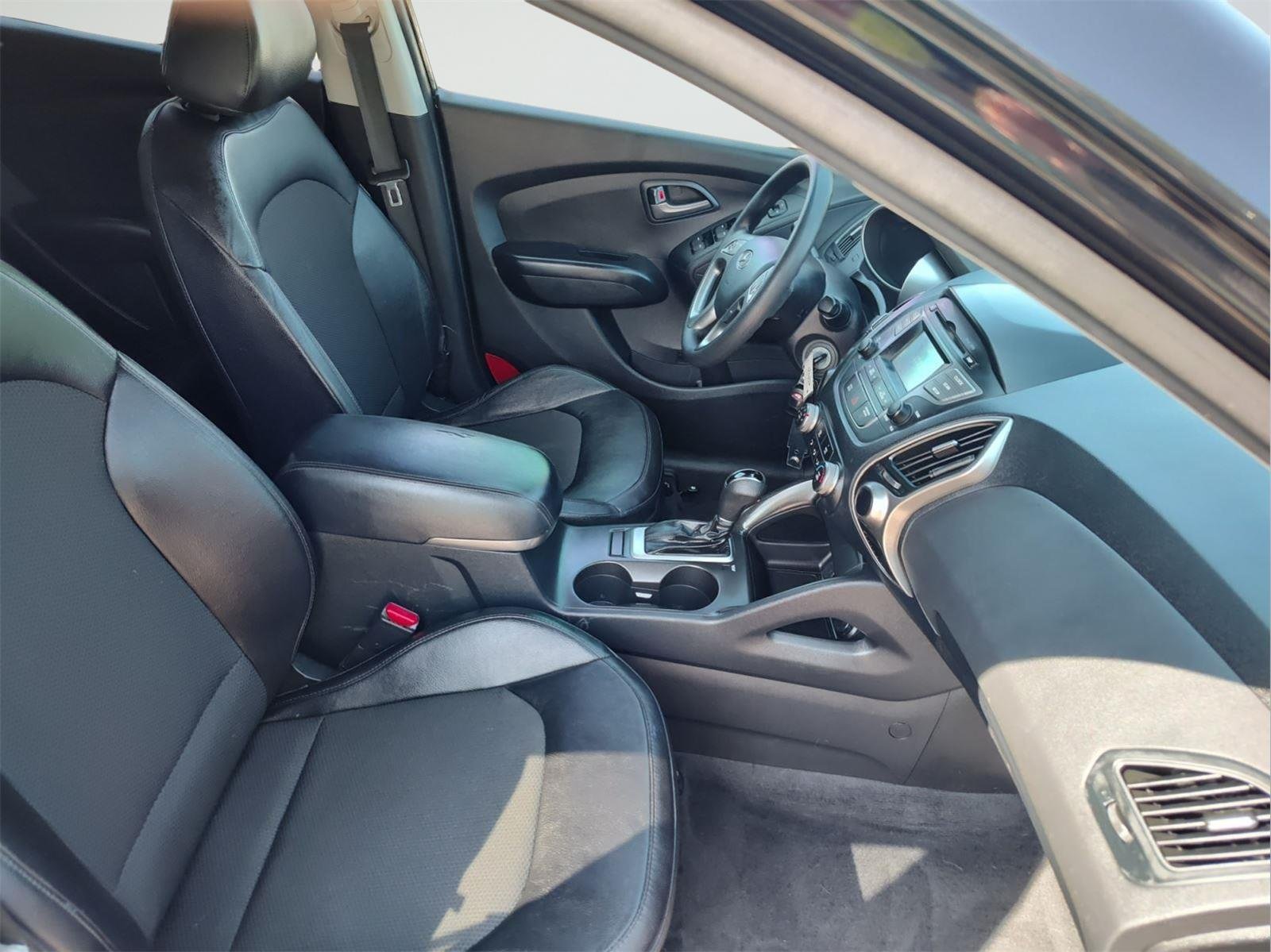 Used 2015 Ash Black Mica Hyundai GLS image 15