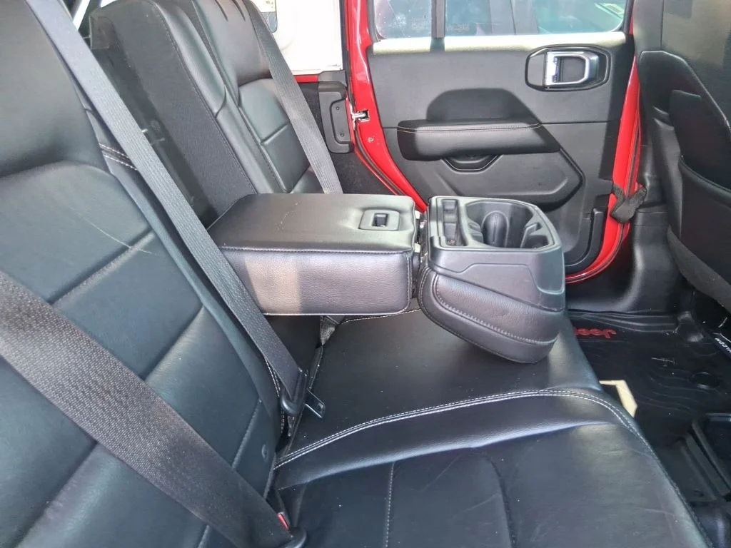 Used 2018 Red Jeep Unlimited Sahara image 19