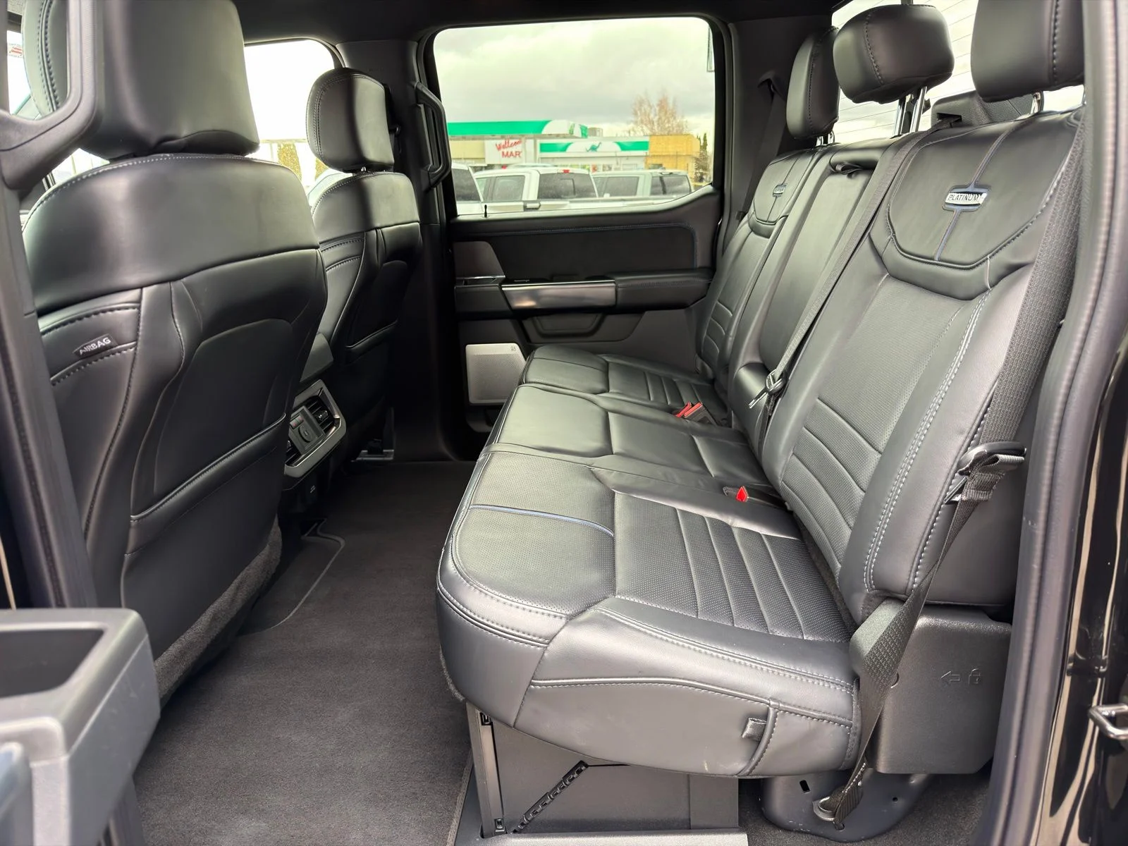 Used 2025 Black Ford Platinum image 32