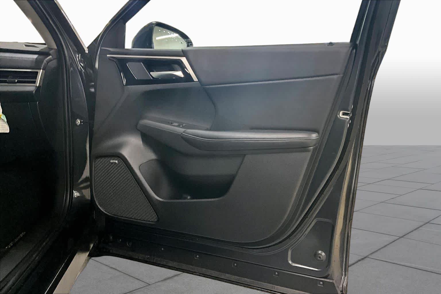 Used 2025 Graphite Gray Mitsubishi SE image 22