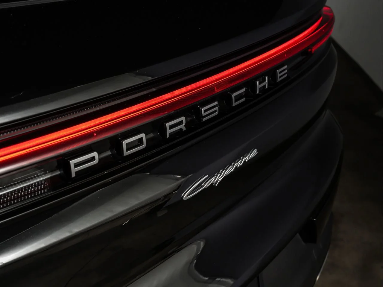 Used 2025 Black Porsche  image 33