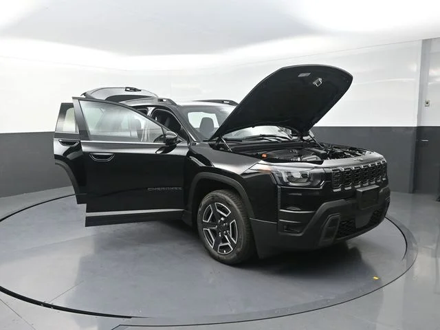 New 2026 Diamond Black Crystal Pearl-Coat Exterior Paint Jeep Laredo image 29