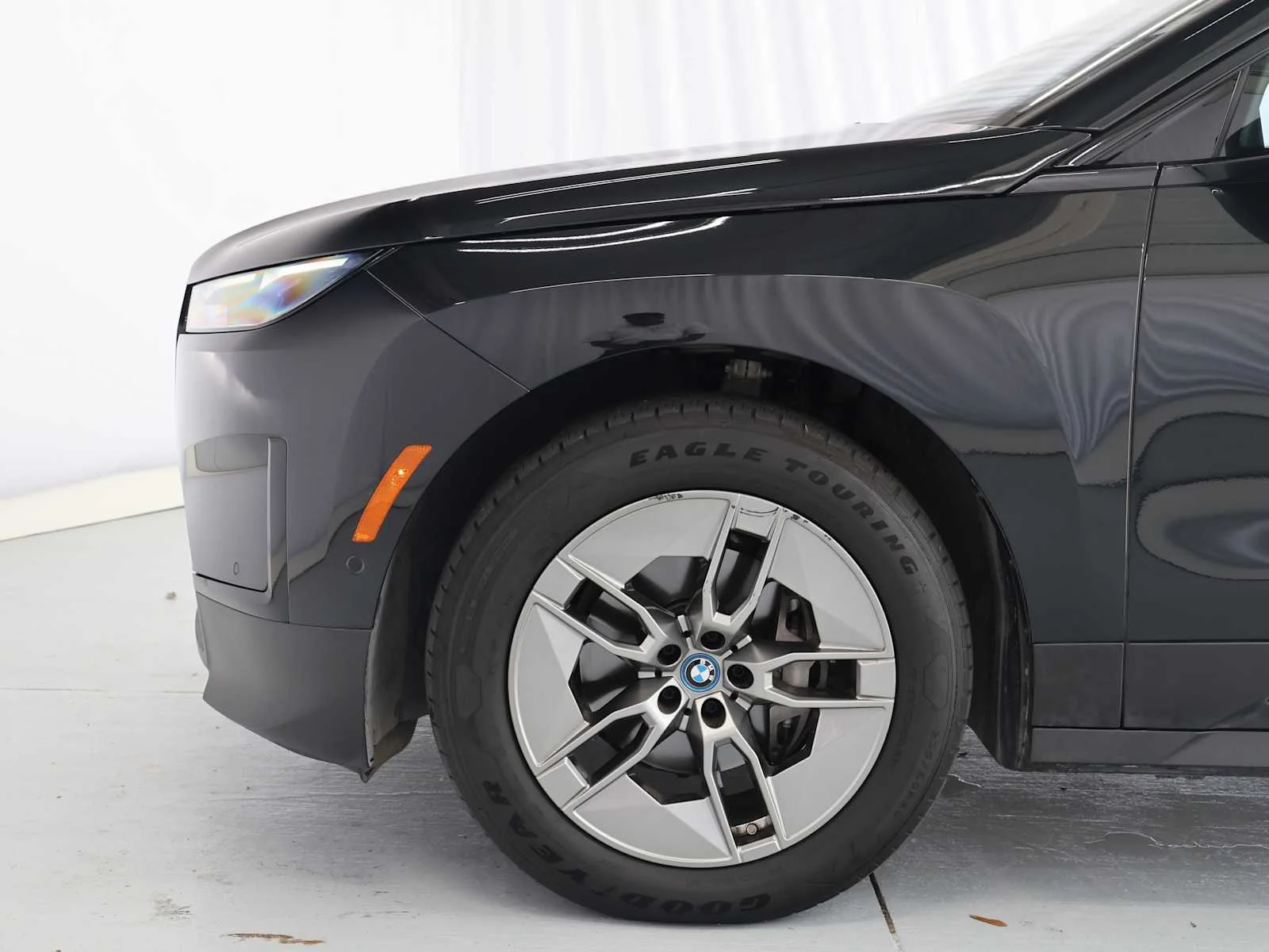 Used 2023 Black Sapphire Metallic BMW xDrive50 image 10