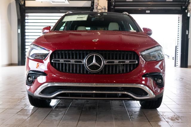 New 2026 MANUFAKTUR Patagonia Red Metallic Mercedes-Benz GLA 250 image 2
