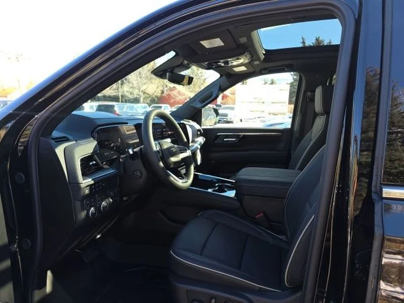 2026 Chevrolet Suburban Premier - Photo 9