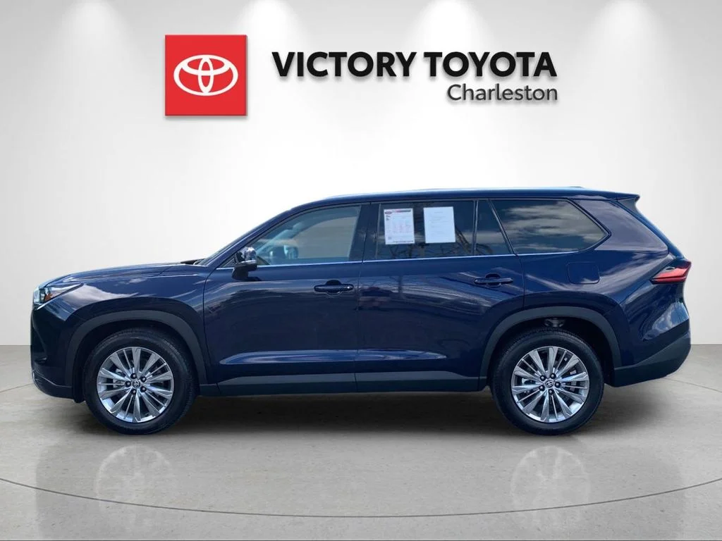 Used 2025  Toyota Platinum image 2