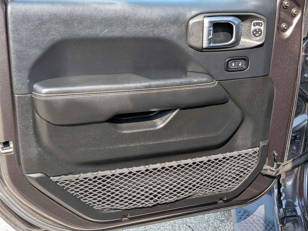 Used 2018 Gray Jeep Unlimited Sahara image 18