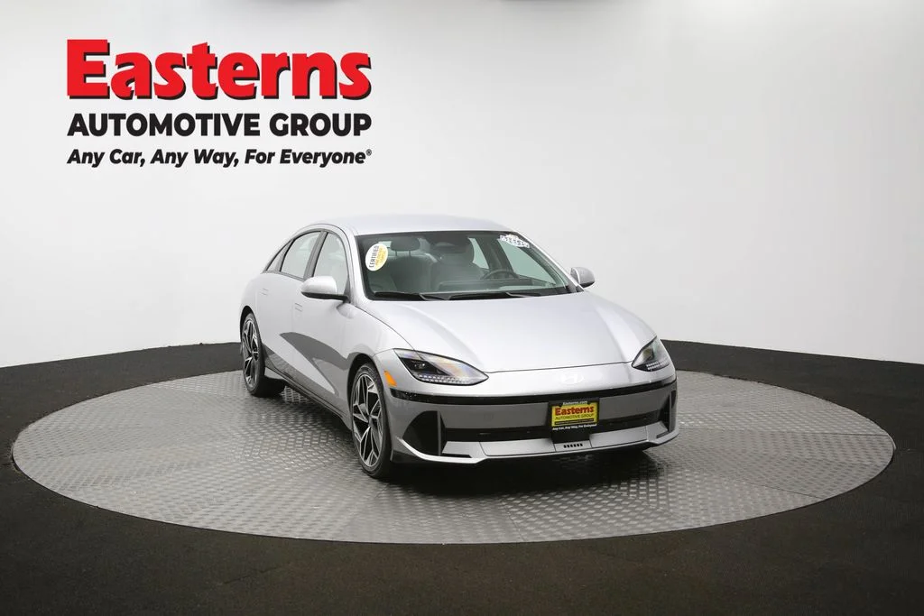 Used 2023 Silver Hyundai SEL image 50