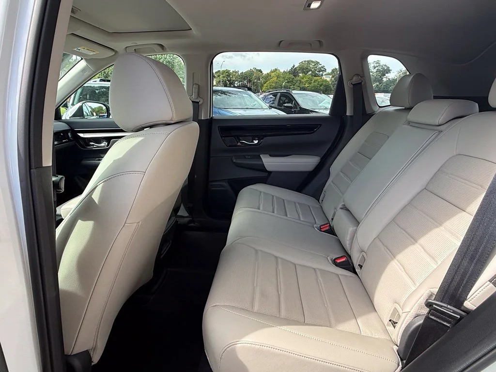 Used 2024 Platinum White Pearl Honda EX-L image 24