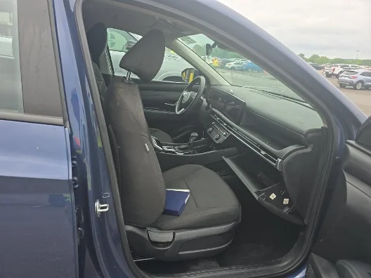 Used 2025 Blue Hyundai SE image 4
