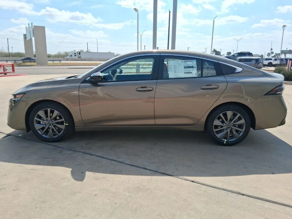 2026 Nissan Sentra SL - Photo 4