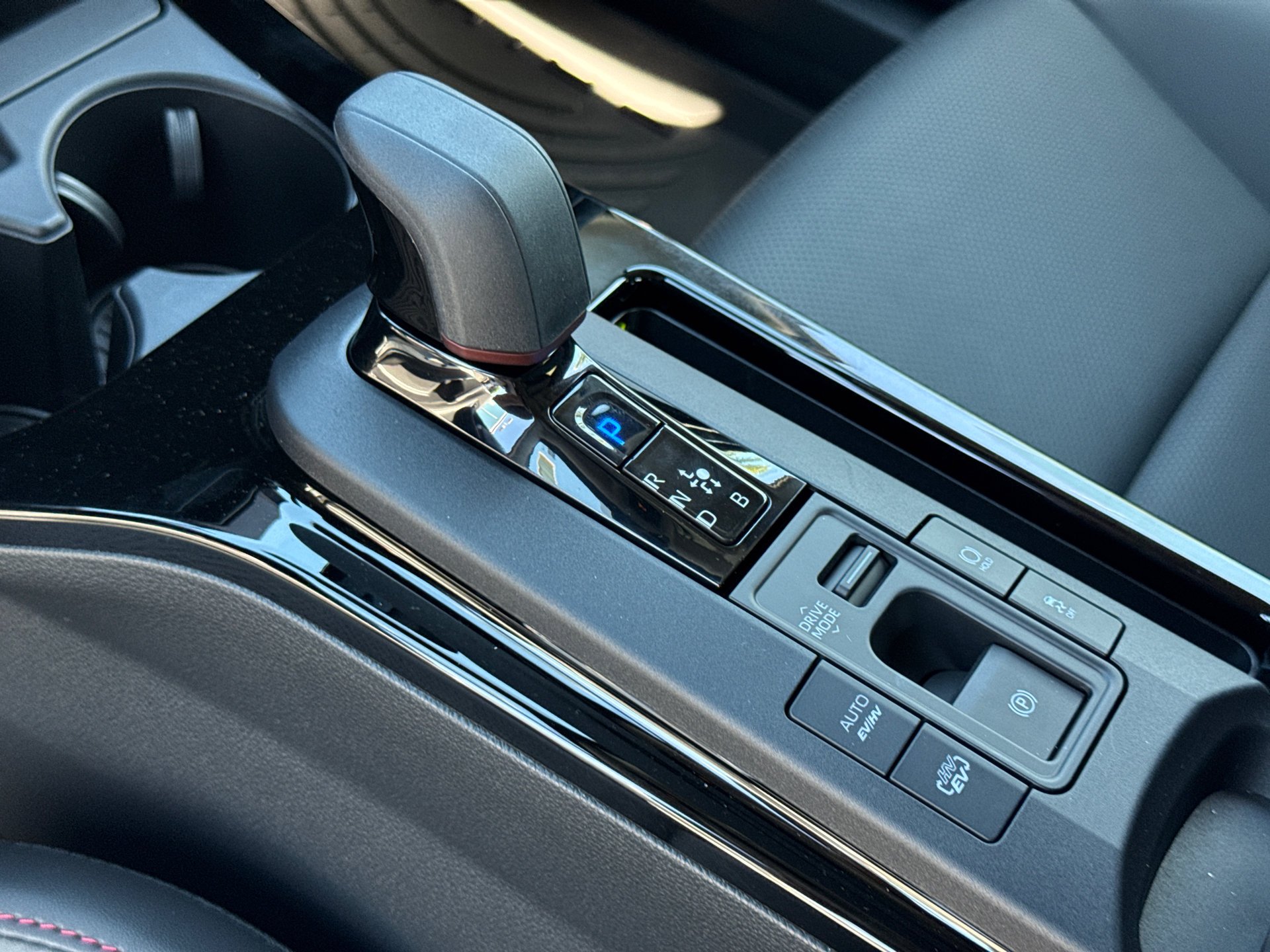 New 2026 Wind Chill Pearl <sup>1</sup> Toyota  XSE image 28