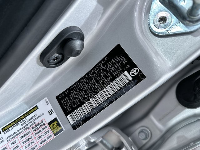 2025 Toyota Corolla LE - Photo 39