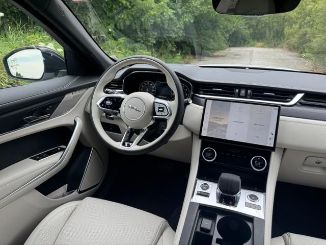 2026 Jaguar F-Pace R-Dynamic S - Photo 28