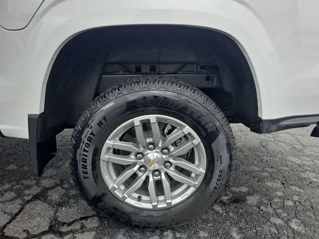 Used 2026 Summit White Chevrolet LT image 34