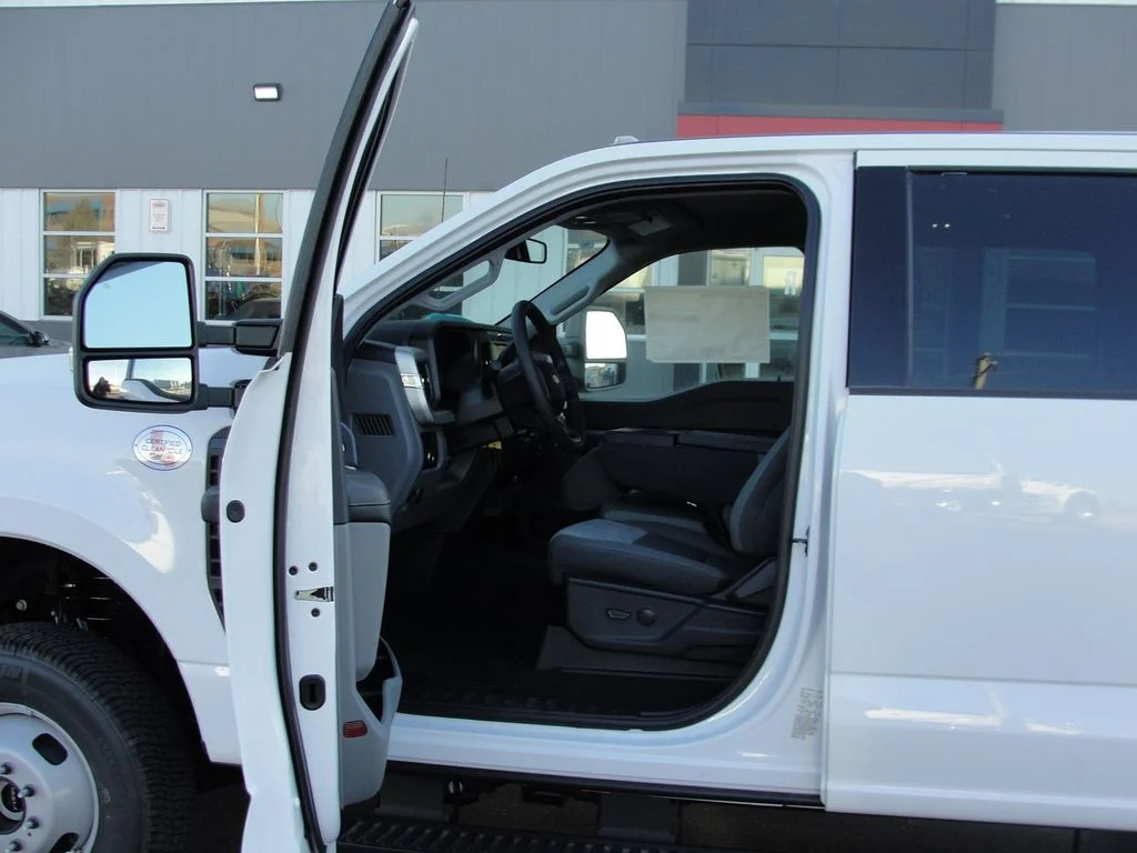 New 2026 Oxford White Ford F-350® XLT image 8