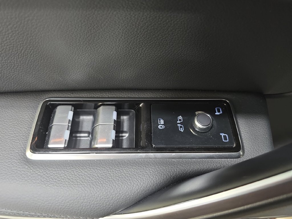 2023 Jaguar F-Pace S - Photo 28