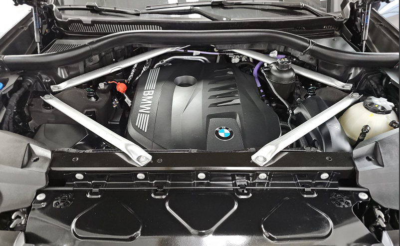 Used 2024 Black BMW xDrive40i image 9