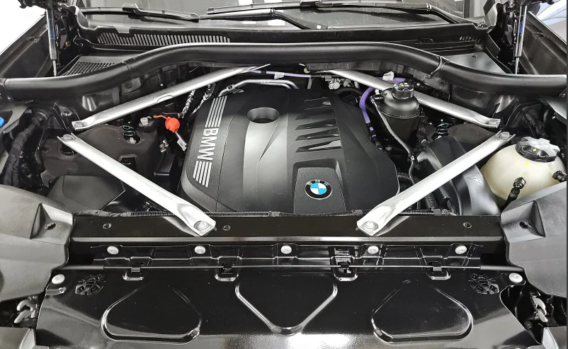 Used 2024 Black BMW xDrive40i image 9