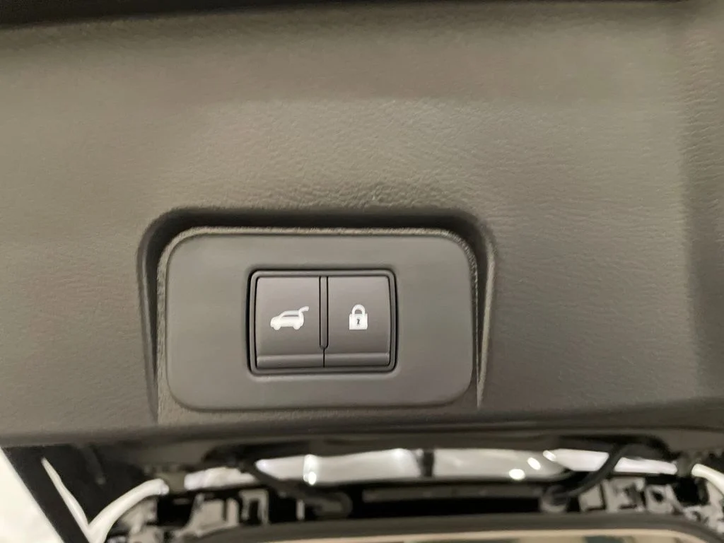 2026 Nissan Rogue Dark Armor - Photo 8