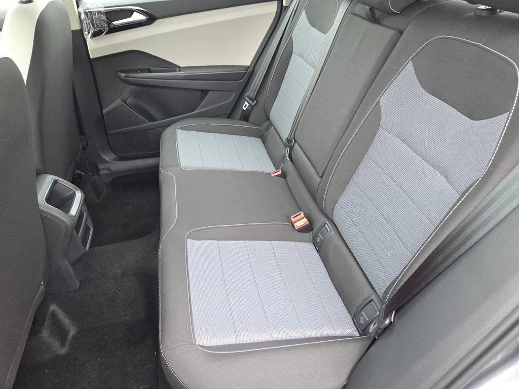 New 2026 Platinum Gray Metallic Volkswagen 1.5T S image 10