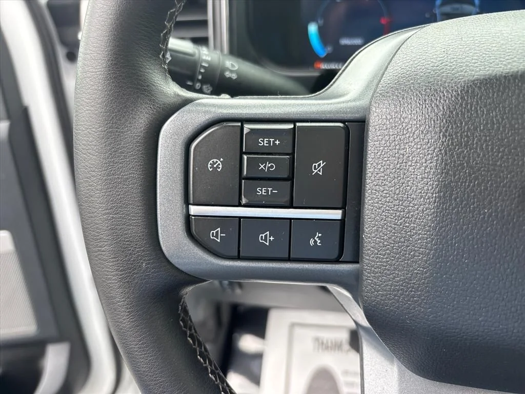 Used 2025 White Ford Lariat image 31