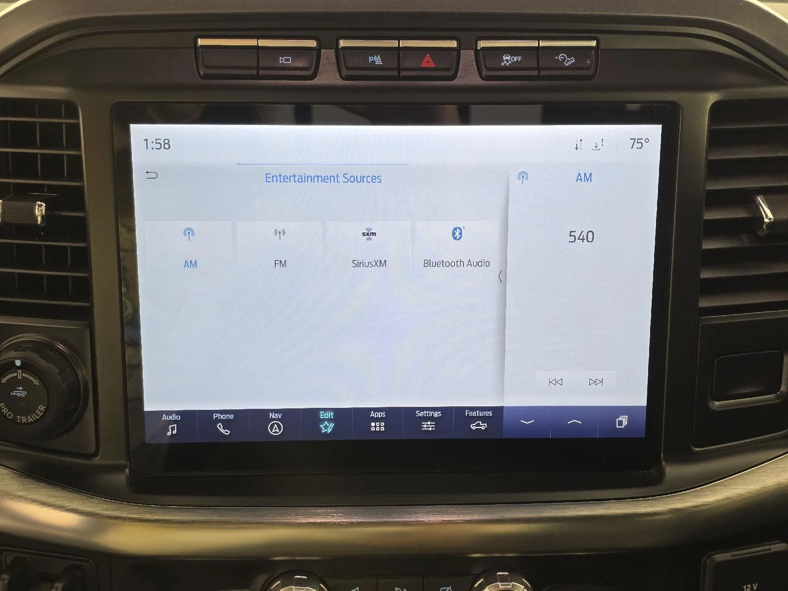 Used 2022  Ford LARIAT image 40