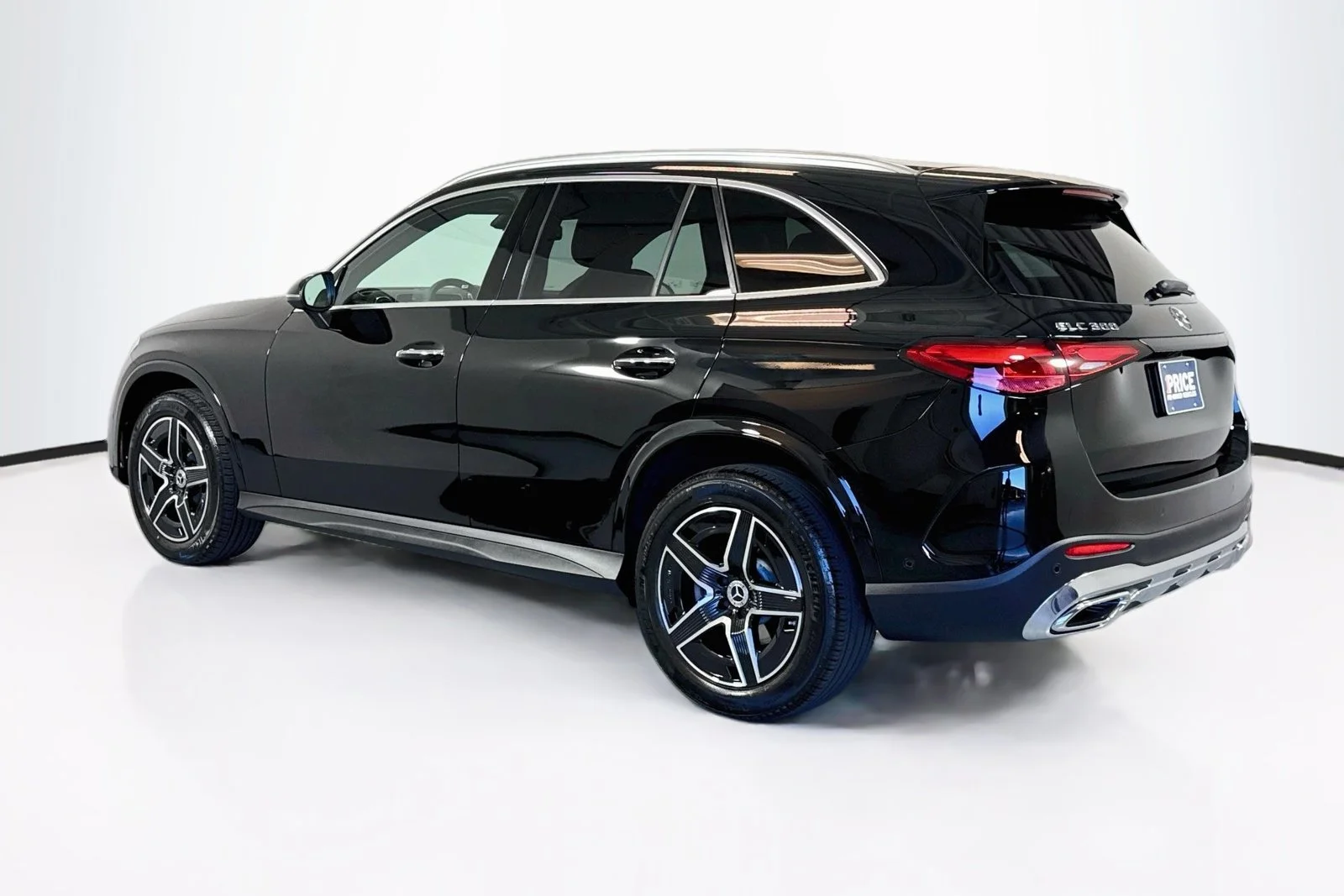 Used 2026 Black Mercedes-Benz GLC 300 image 7