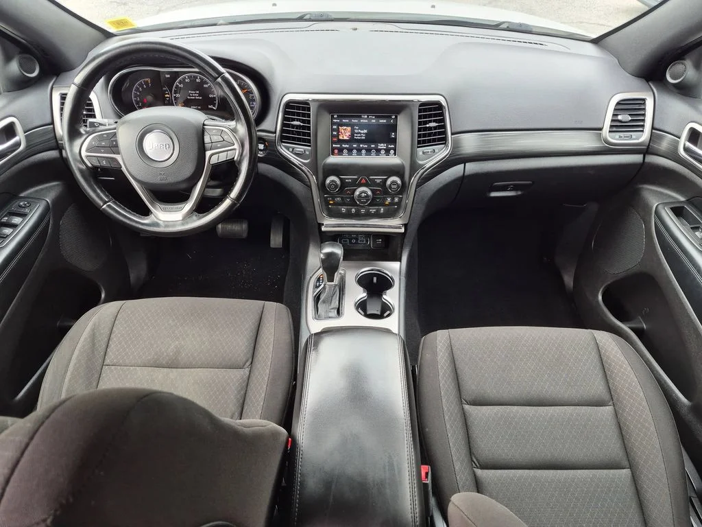 Used 2020 White Jeep Laredo E image 19