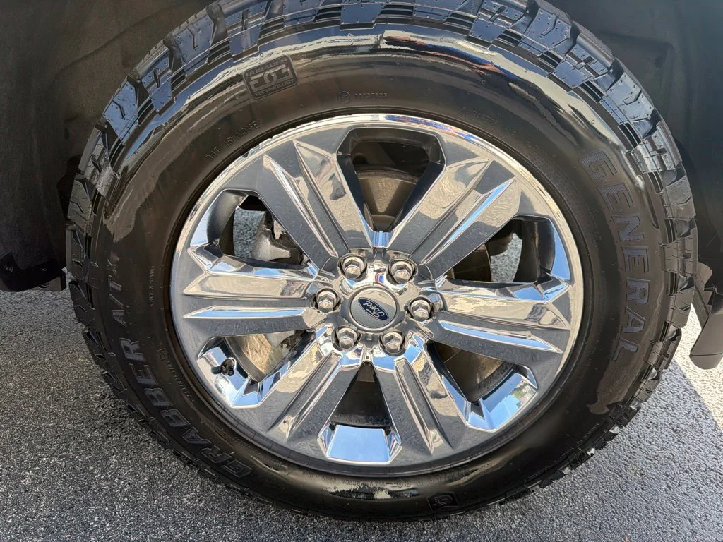 Used 2021 Antimatter Blue Metallic Ford XLT image 9