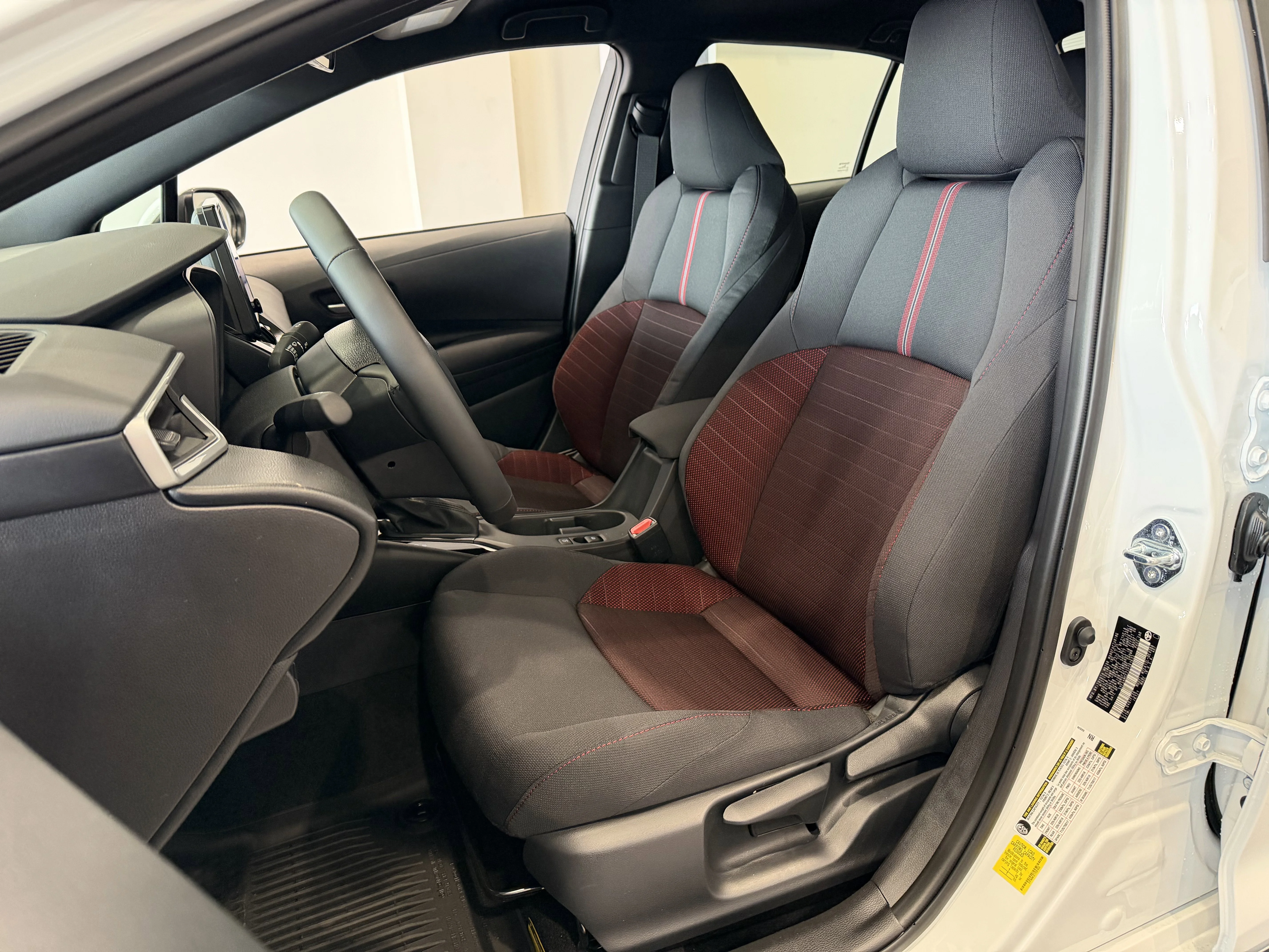 2026 Toyota Corolla SE - Photo 42