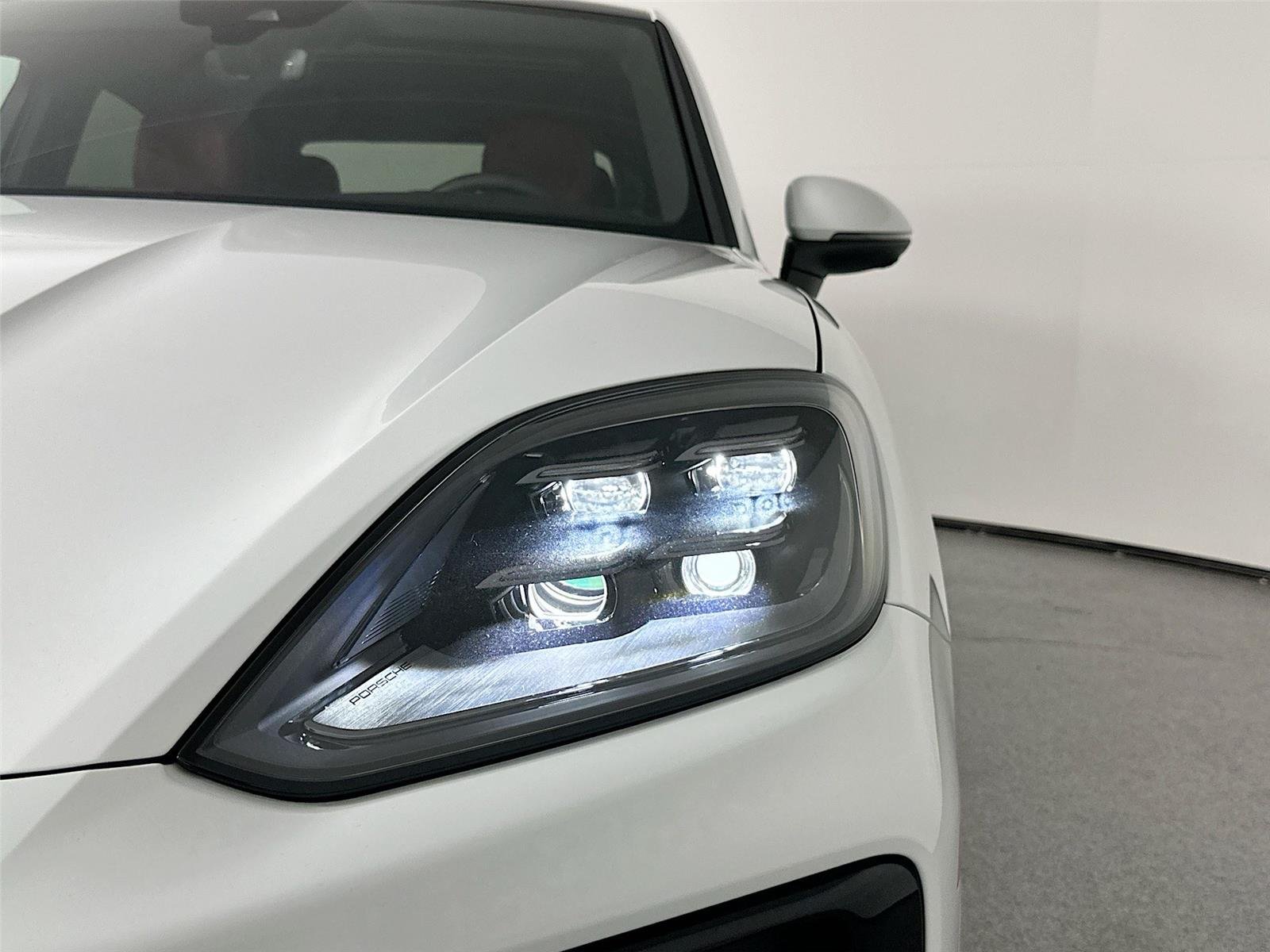 New 2026 White Porsche Cayenne E-Hybrid Coupé image 15