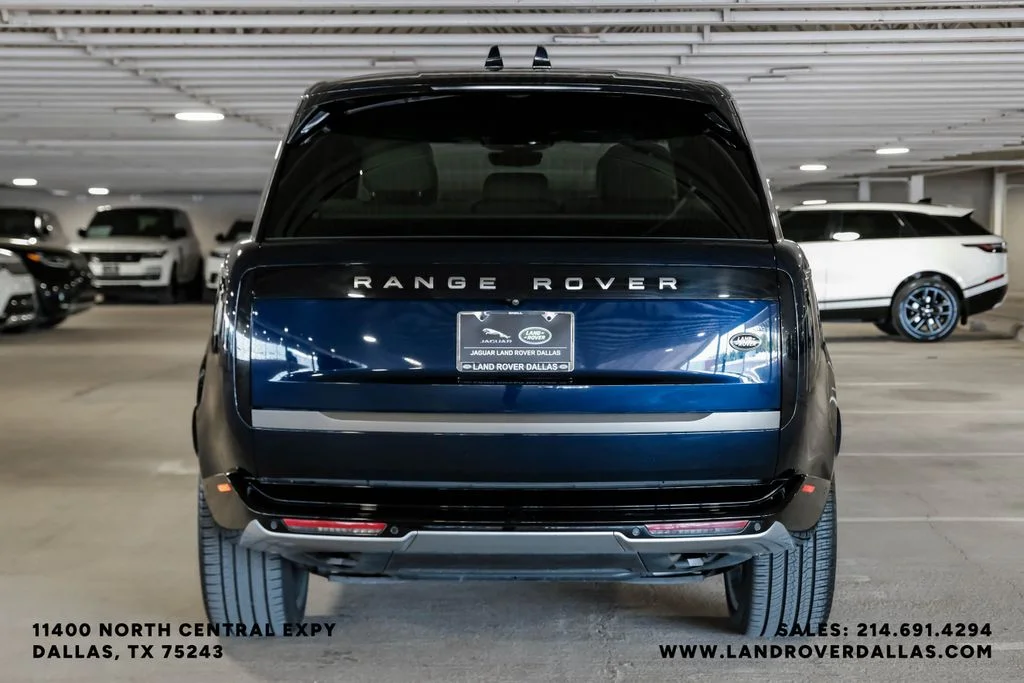 Certified Used 2023 Portofino Blue Metallic Land Rover SE image 9