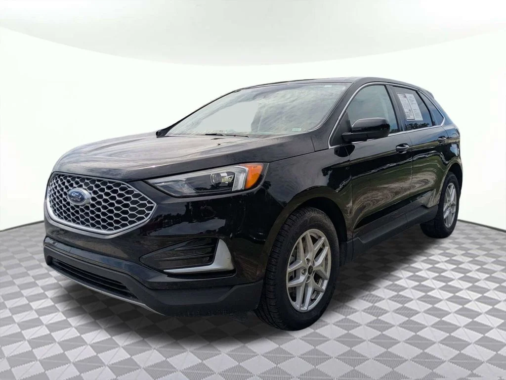 Used 2024 Black Ford SEL image 7