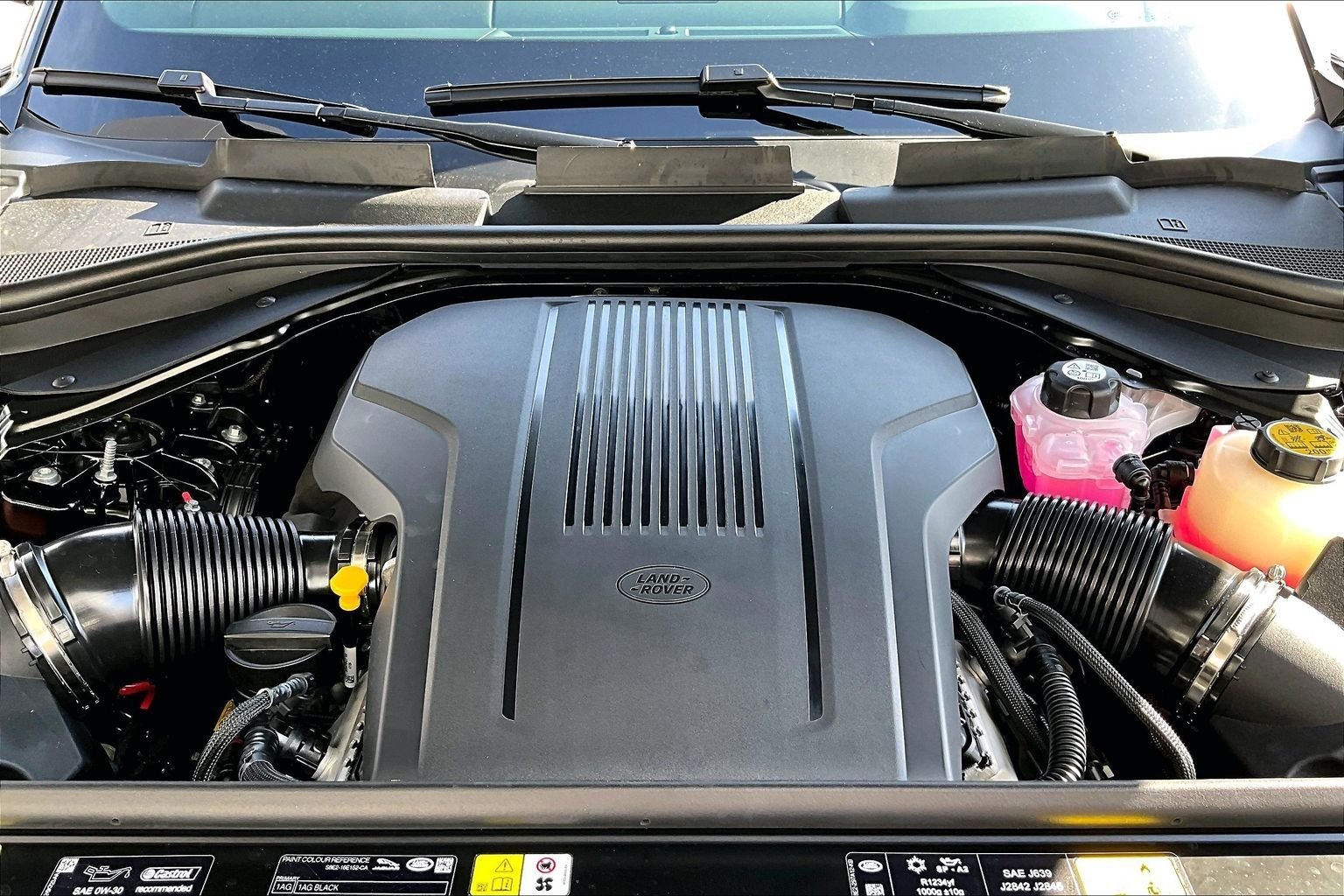 New 2026 Santorini Black Land Rover SE image 12