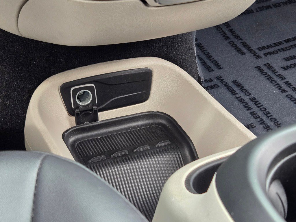 2024 Chrysler Pacifica Touring L - Photo 29