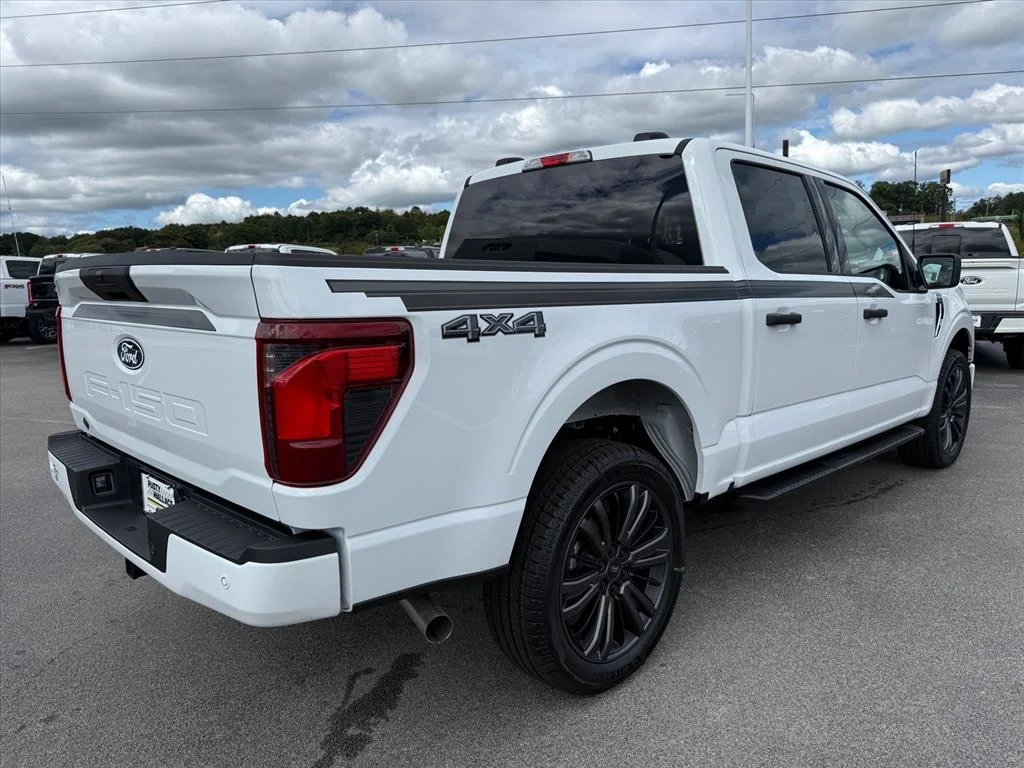 New 2026 Oxford White Ford XLT image 4