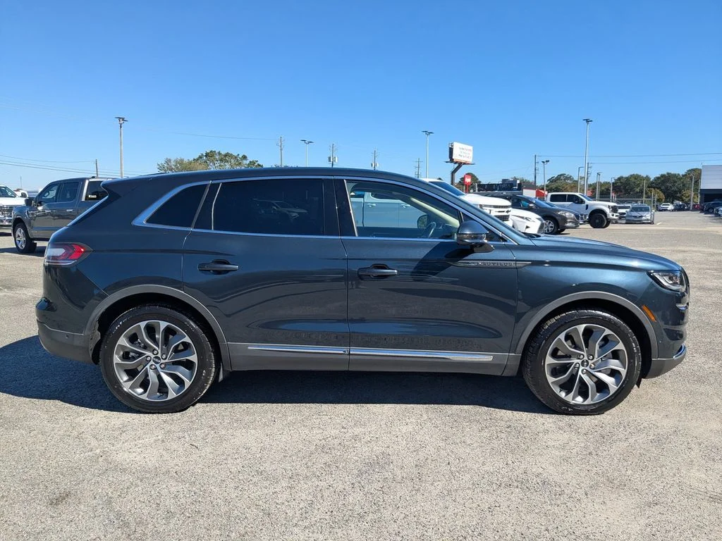 Used 2022 Blue Lincoln Reserve image 3