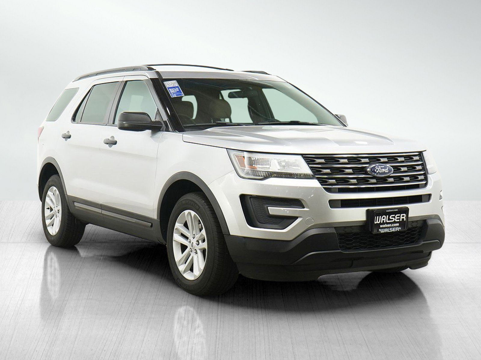 Used 2016 Ingot Silver Ford  image 7