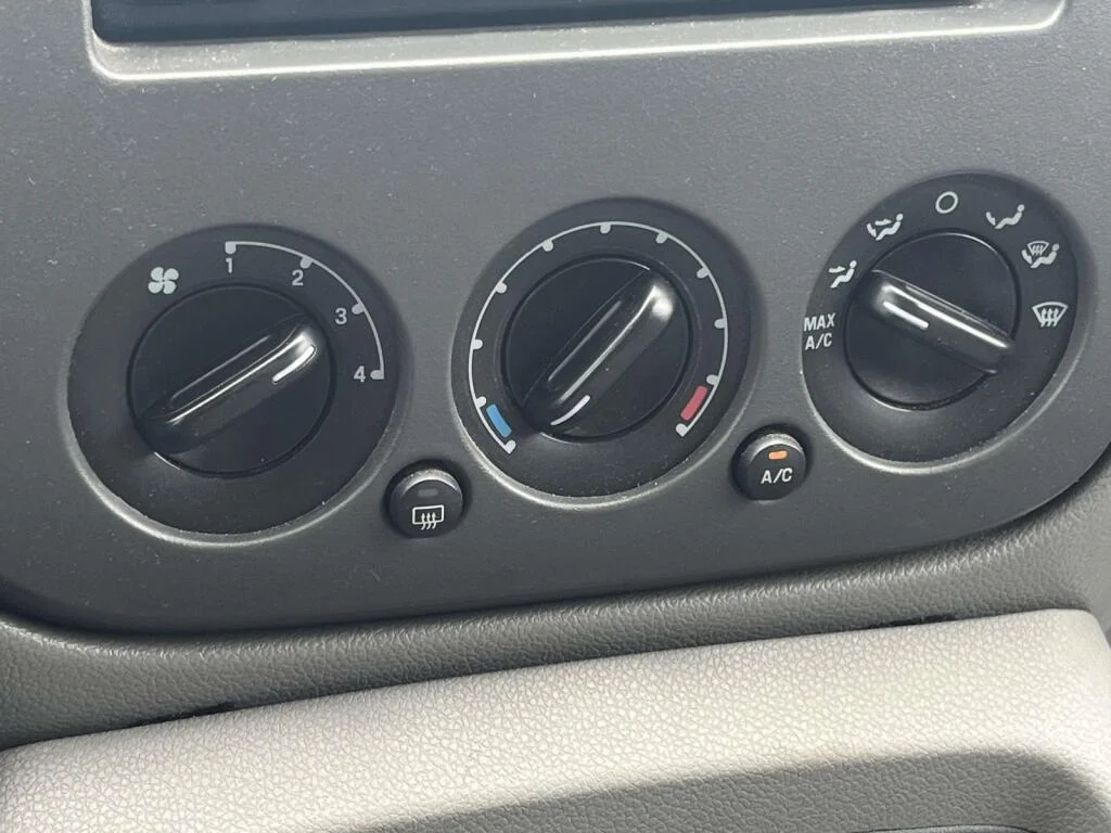 Used 2005  Ford XLT image 24