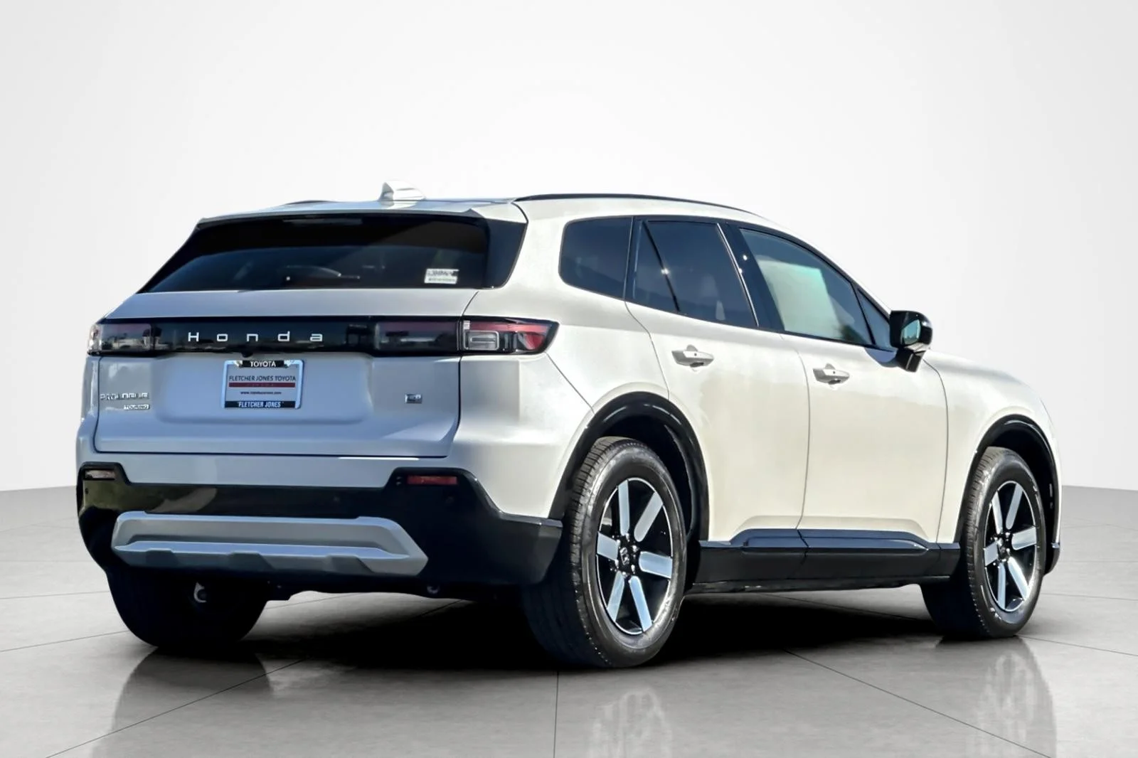 Used 2025 WHITE Honda Touring image 5