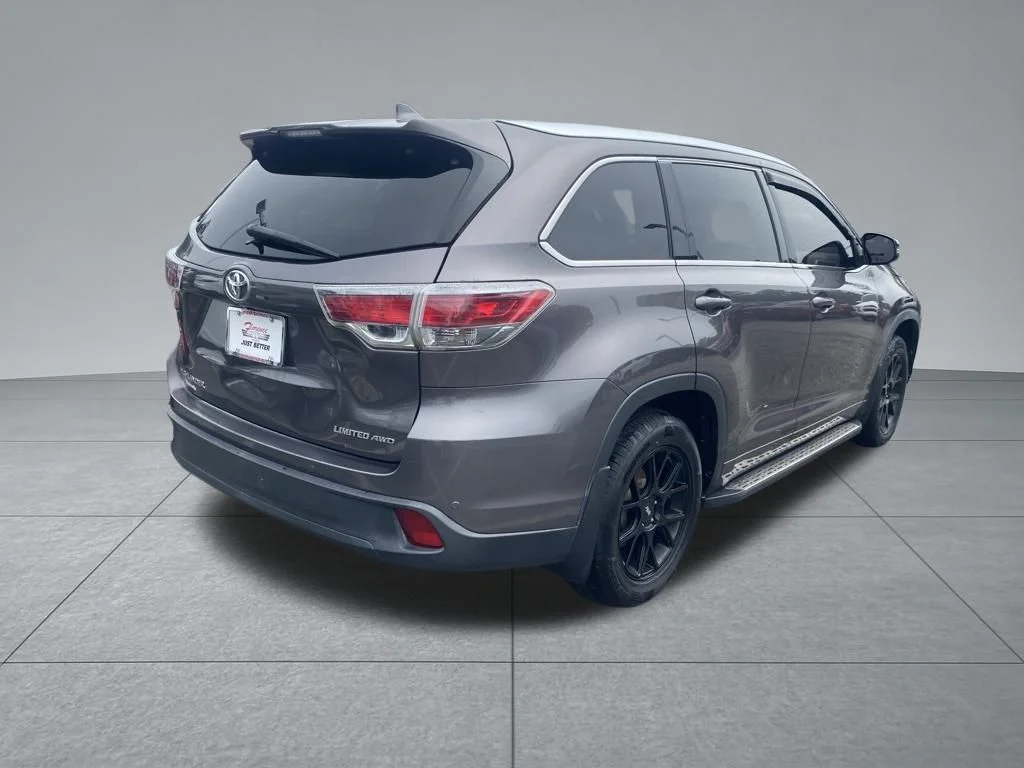 Used 2015 Gray Toyota Limited image 17
