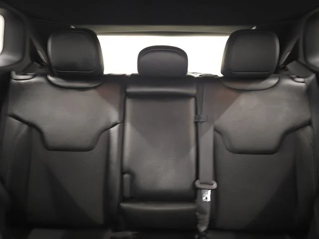 Used 2023 Redline Pearlcoat Jeep Latitude image 20