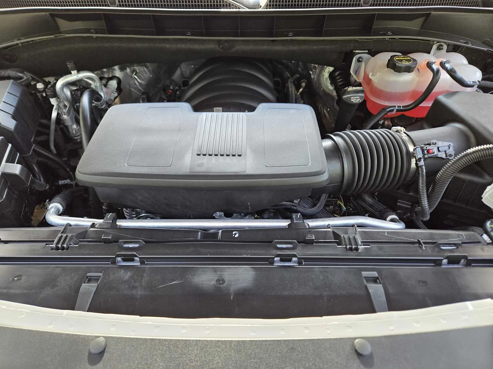 2027 GMC Yukon AT4 - Photo 16