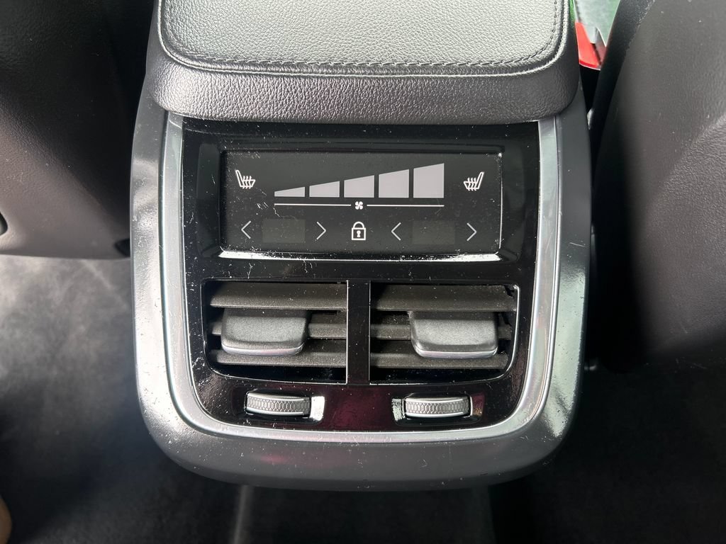 2020 Volvo XC90 Momentum - Photo 16