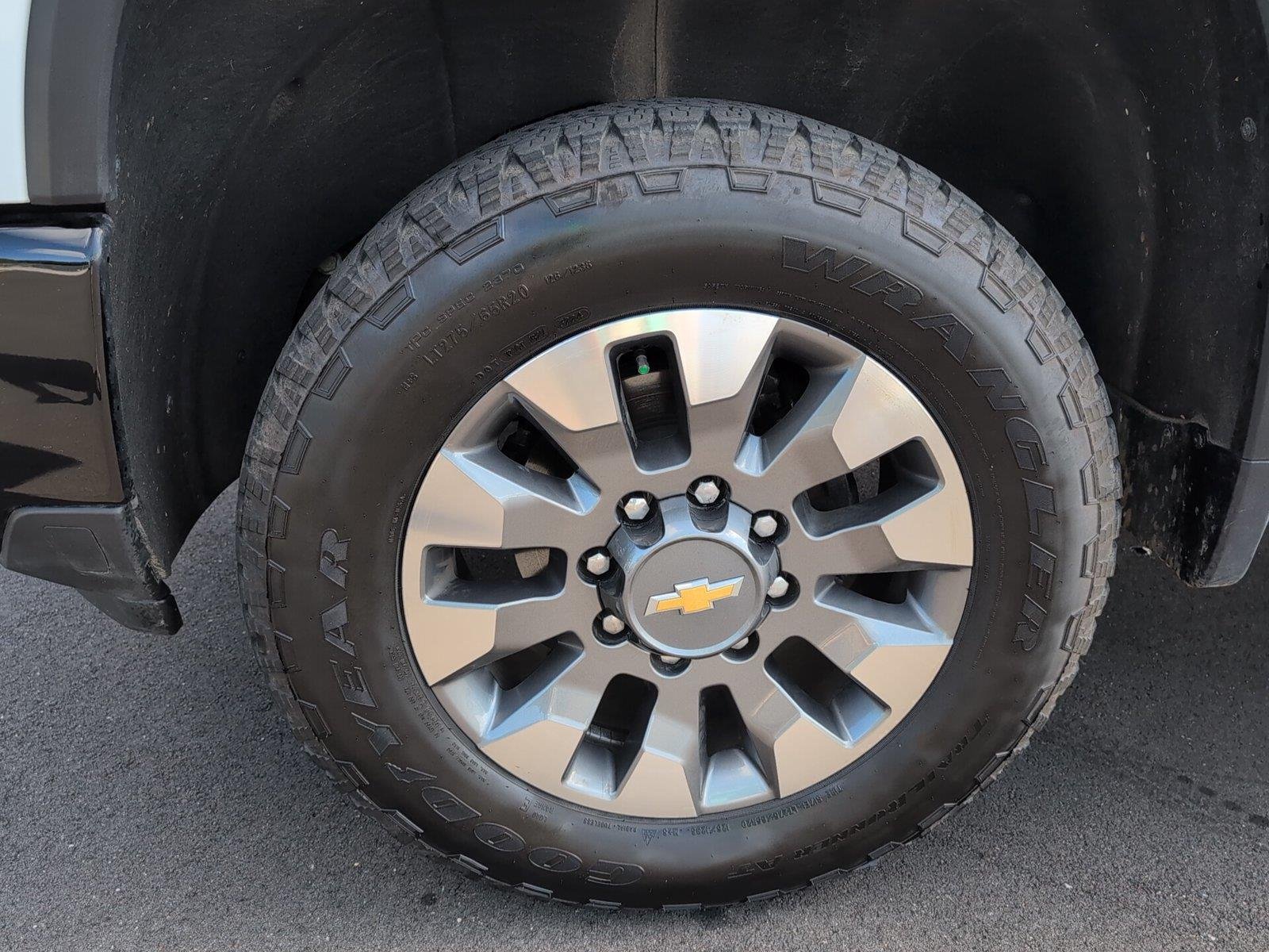 Used 2024 Summit White Chevrolet Custom image 9