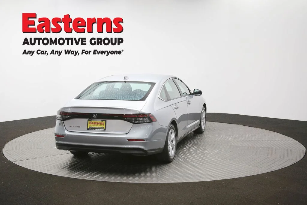 Used 2025 Silver Honda LX image 38