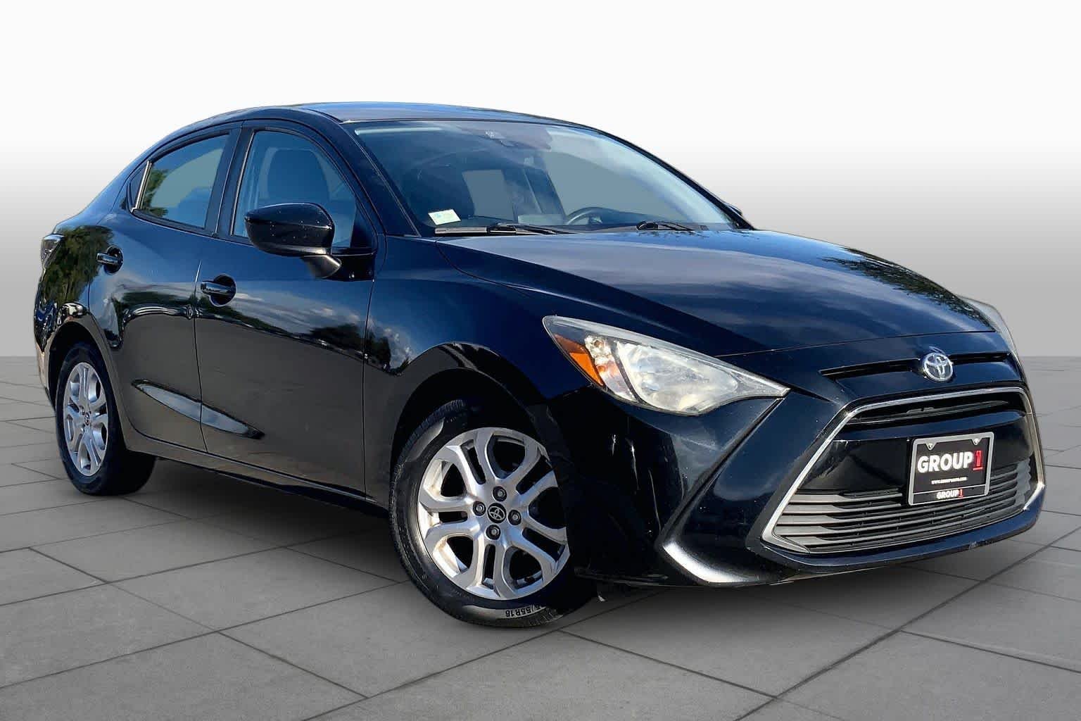 Pre-Owned 2017 Toyota Yaris IA