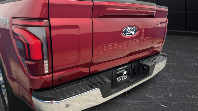 Used 2025 Rapid Red Metallic Tinted Clearcoat Ford Lariat image 42